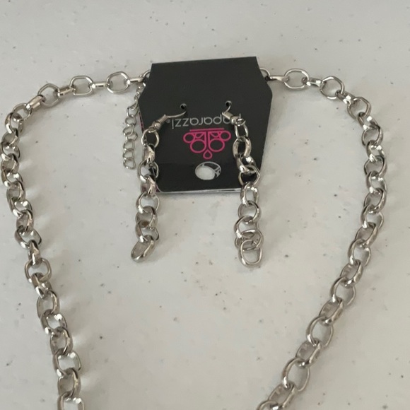 ‼️final must bundle‼️Paparazzi Necklace/Earrings Set - Picture 5 of 5